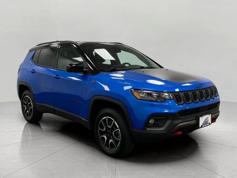 Used 2025 Jeep Compass Trailhawk AWD/4WD image 31