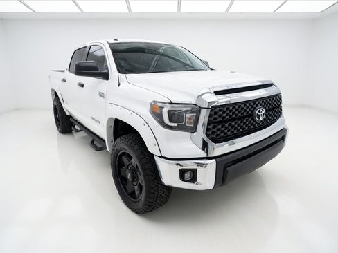 Used 2018 Toyota Tundra SR5 AWD/4WD image 3