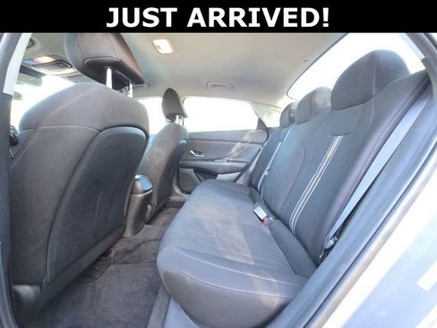 Used 2023 Hyundai Elantra SEL FWD image 7