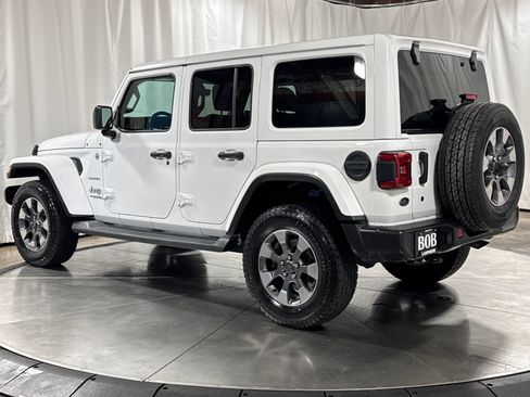 Used 2019 Jeep Wrangler Unlimited Sahara AWD/4WD image 8