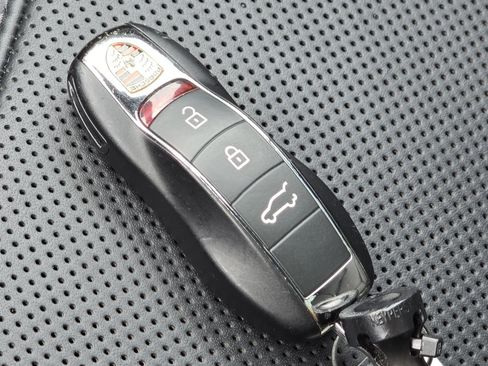 Certified 2024 Porsche Macan image 48