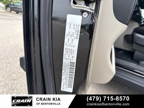Used 2016 Dodge Grand Caravan SXT FWD image 17