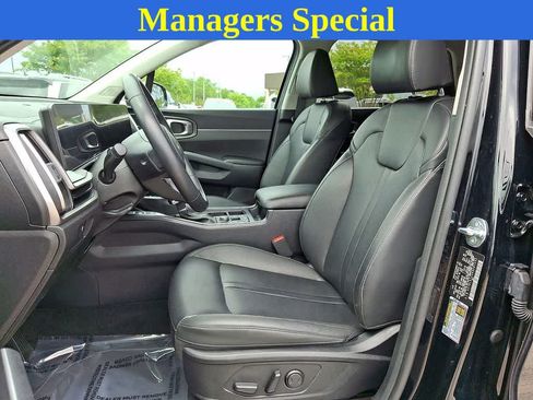 Used 2024 Kia Sorento S AWD/4WD image 13