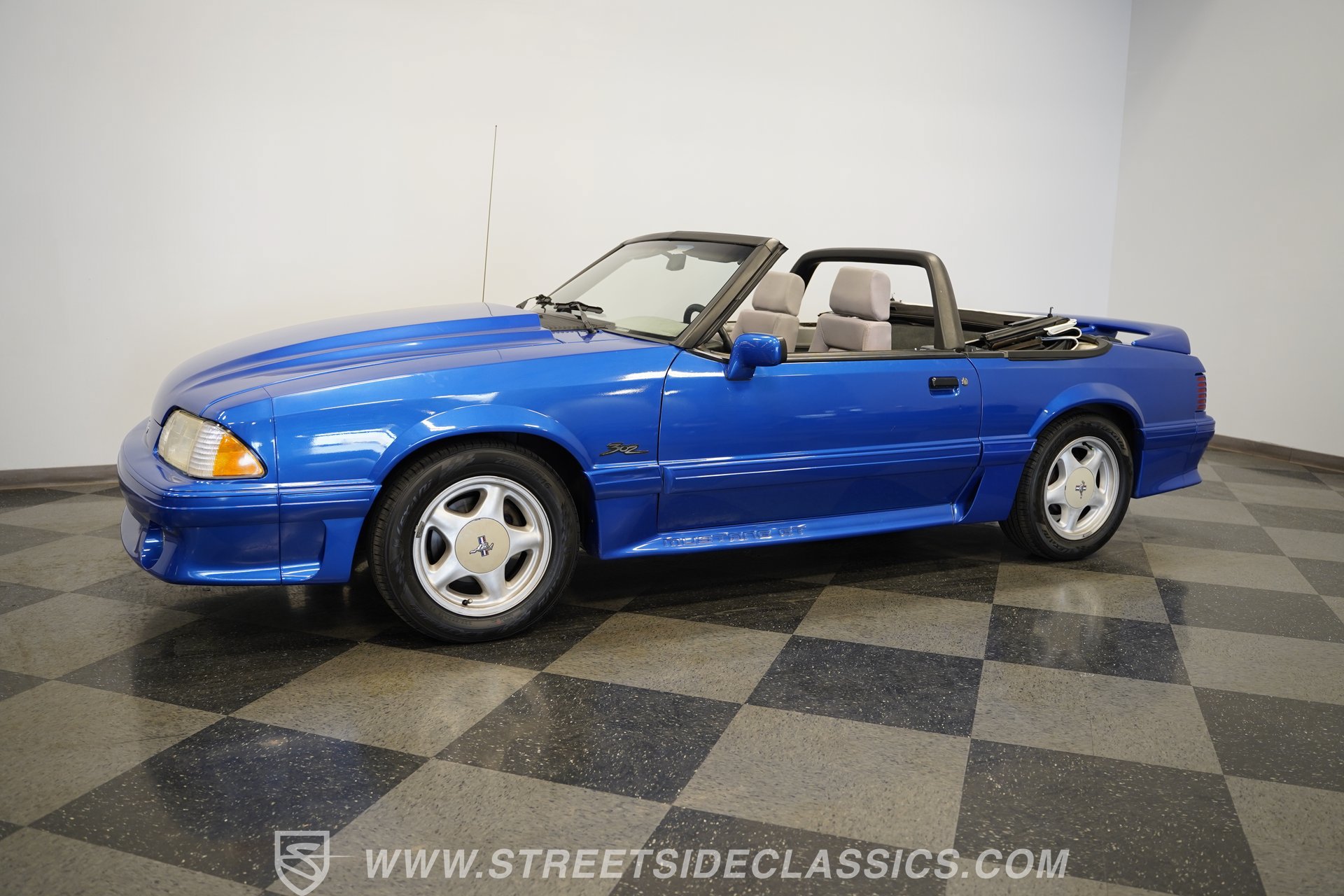 Used 1993 Ford Mustang GT RWD image 8