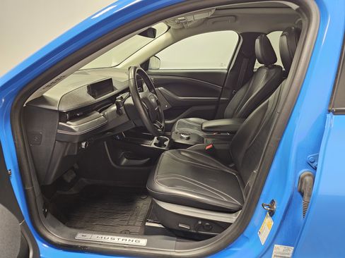 Used 2022 Ford Mustang Mach-E Premium image 17