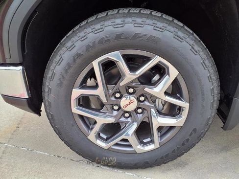 New 2026 GMC Sierra 1500 SLT image 21