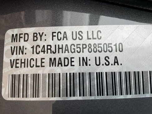 Used 2023 Jeep Grand Cherokee Altitude AWD/4WD image 45