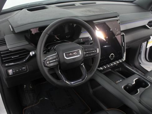 New 2026 GMC Acadia AT4 w/ Luxury Package image 10