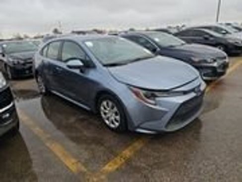 Used 2022 Toyota Corolla LE image 1