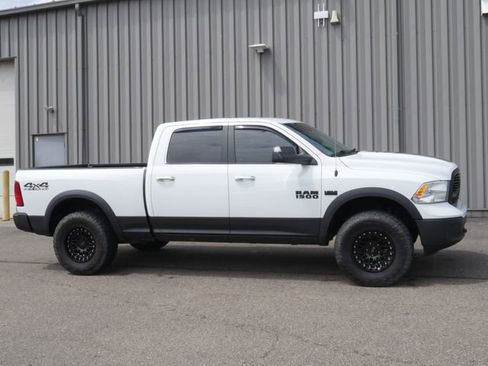 Used 2017 RAM 1500 Classic SLT AWD/4WD image 2