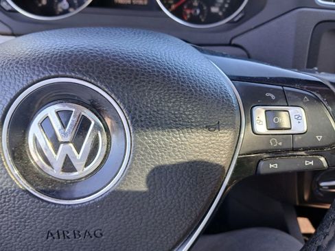 Used 2017 Volkswagen Jetta SE image 30