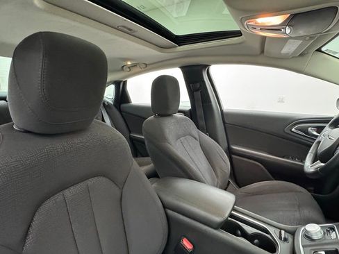 Used 2015 Chrysler 200 Limited w/ Convenience Group FWD image 27