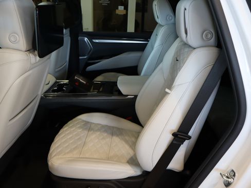 Used 2025 Cadillac Escalade V image 37