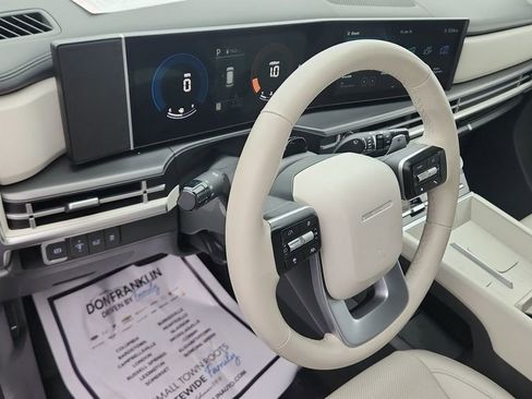 Used 2025 Hyundai Santa Fe SEL image 18
