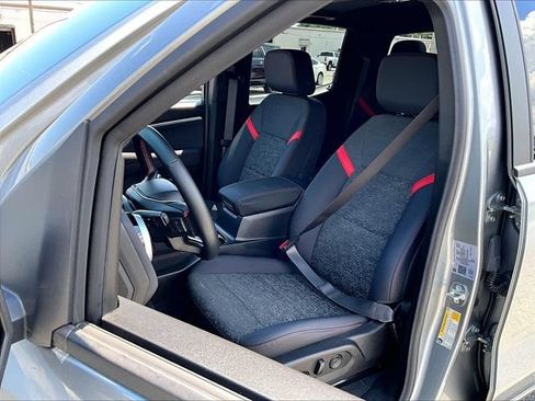 Used 2025 Chevrolet Colorado Z71 AWD/4WD image 10