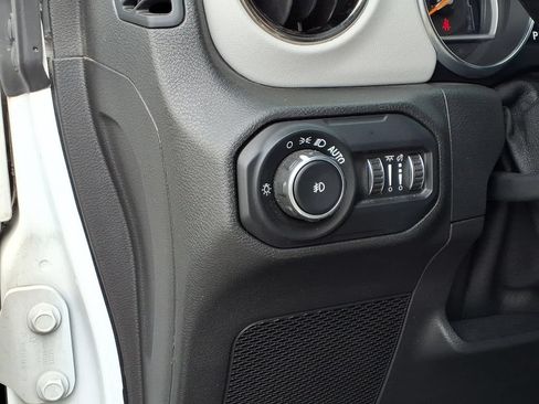 Used 2021 Jeep Wrangler Unlimited Sahara AWD/4WD image 10