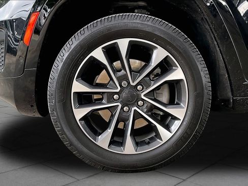 Used 2021 Jeep Grand Cherokee L Overland w/ Luxury Tech Group IV AWD/4WD image 11