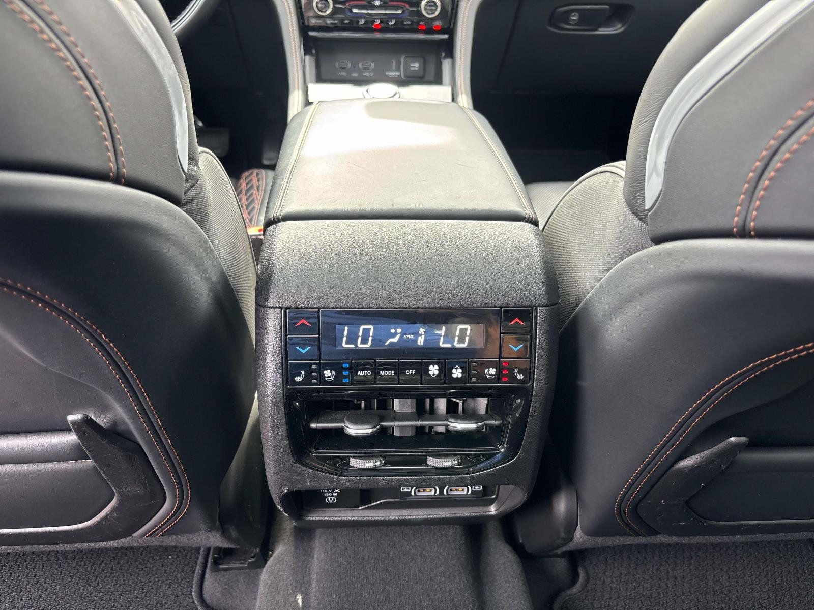 Used 2023 Jeep Grand Cherokee L Summit AWD/4WD image 12
