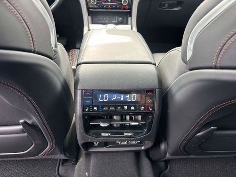 Used 2023 Jeep Grand Cherokee L Summit image 12