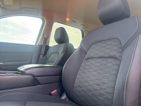 Used 2023 Nissan Pathfinder S image 37