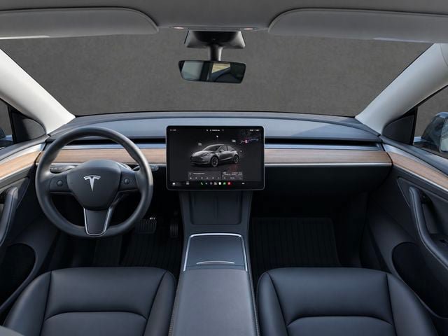 Used 2023 Tesla Model Y Long Range AWD/4WD image 3