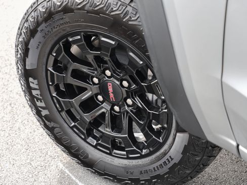 New 2026 GMC Canyon Elevation w/ Convenience Package image 6