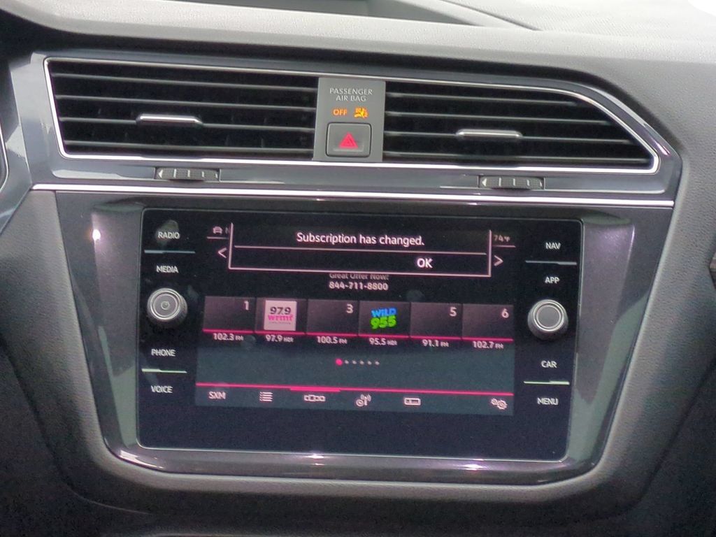 Used 2022 Volkswagen Tiguan SEL R-Line AWD/4WD image 19