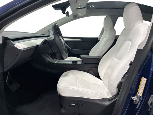 Certified 2023 Tesla Model Y AWD image 9