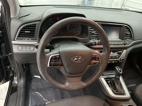 Used 2018 Hyundai Elantra SE w/ SE Connectivity Package 04 image 10