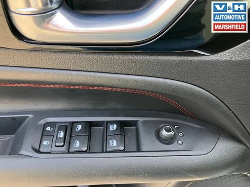 Used 2025 Jeep Compass Trailhawk AWD/4WD image 15
