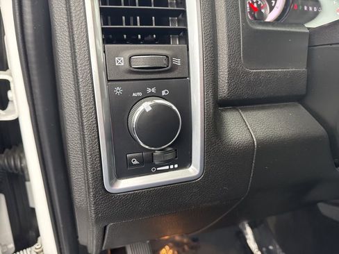 Used 2023 RAM 1500 Classic SLT AWD/4WD image 27
