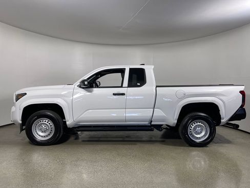 Used 2025 Toyota Tacoma SR image 6
