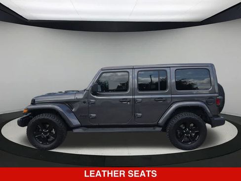 Used 2022 Jeep Wrangler Unlimited Sahara AWD/4WD image 3