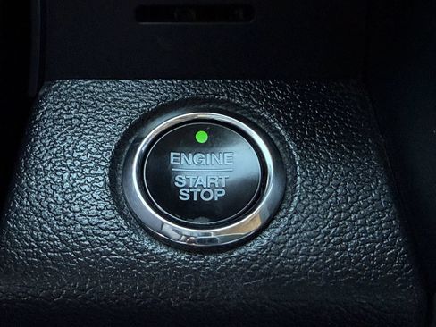 Used 2019 Ford F150 Lariat w/ Equipment Group 502A Luxury AWD/4WD image 21