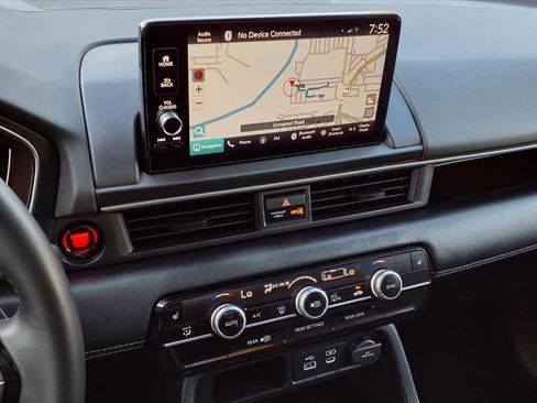 Certified 2025 Honda Pilot Touring image 21