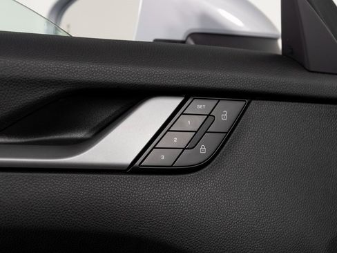 Certified 2025 Porsche 911 Carrera image 14