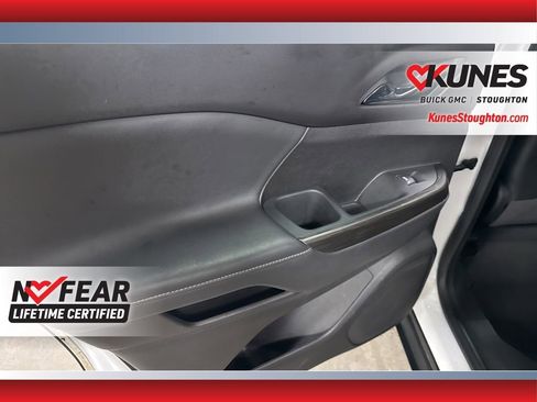 Used 2023 GMC Acadia SLT image 33