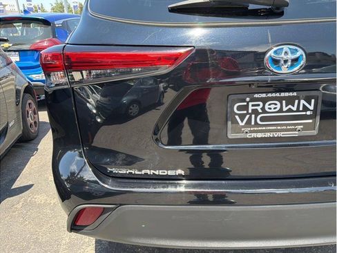 Used 2022 Toyota Highlander LE AWD/4WD image 26