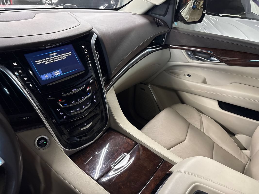 Used 2016 Cadillac Escalade Premium AWD/4WD image 27