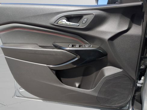 Used 2025 Chevrolet Trax RS w/ Driver Confidence Package image 12