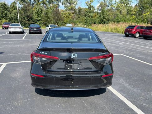 Used 2024 Honda Civic Touring image 7