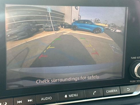 Used 2024 Nissan Rogue SV image 27