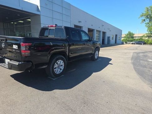 Used 2022 Nissan Frontier SV AWD/4WD image 5