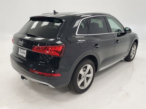 Used 2020 Audi Q5 2.0T Premium w/ Convenience Package image 6