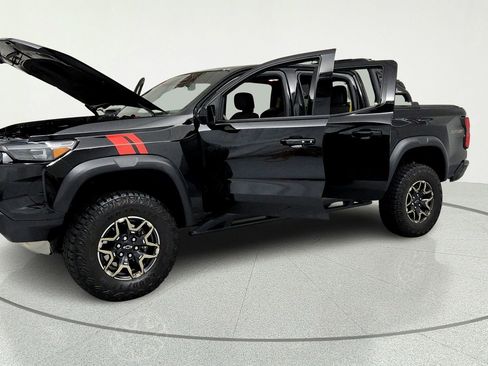 Certified 2024 Chevrolet Colorado ZR2 w/ ZR2 Convenience Package III AWD/4WD image 9