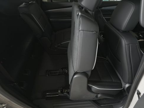 New 2026 Buick Enclave Sport Touring w/ LPO, Floor Liner Package FWD image 41