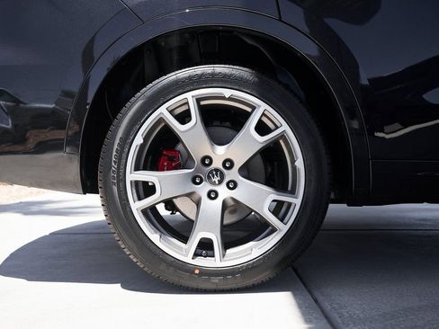 Used 2022 Maserati Levante Modena image 9