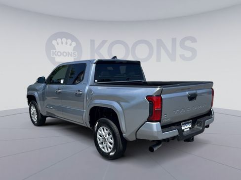 Used 2026 Toyota Tacoma SR5 AWD/4WD image 4