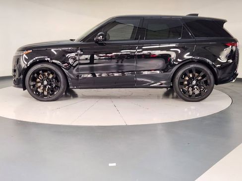 Used 2025 Land Rover Range Rover Sport Dynamic SE image 5