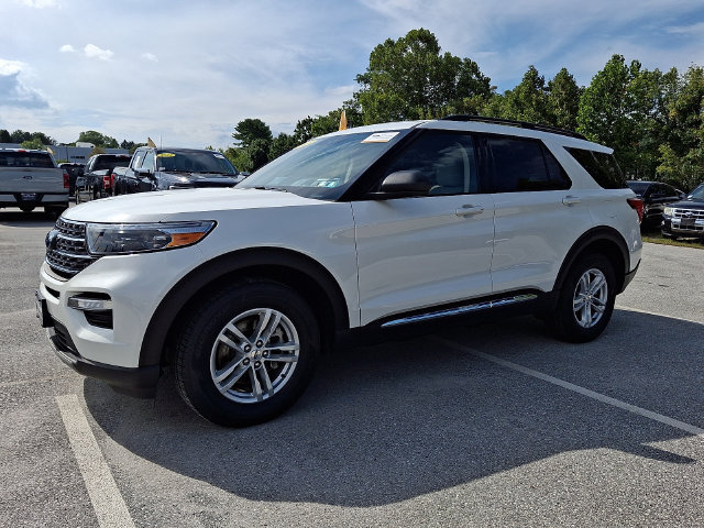 Certified 2023 Ford Explorer XLT w/ Equipment Group 202A AWD/4WD image 6